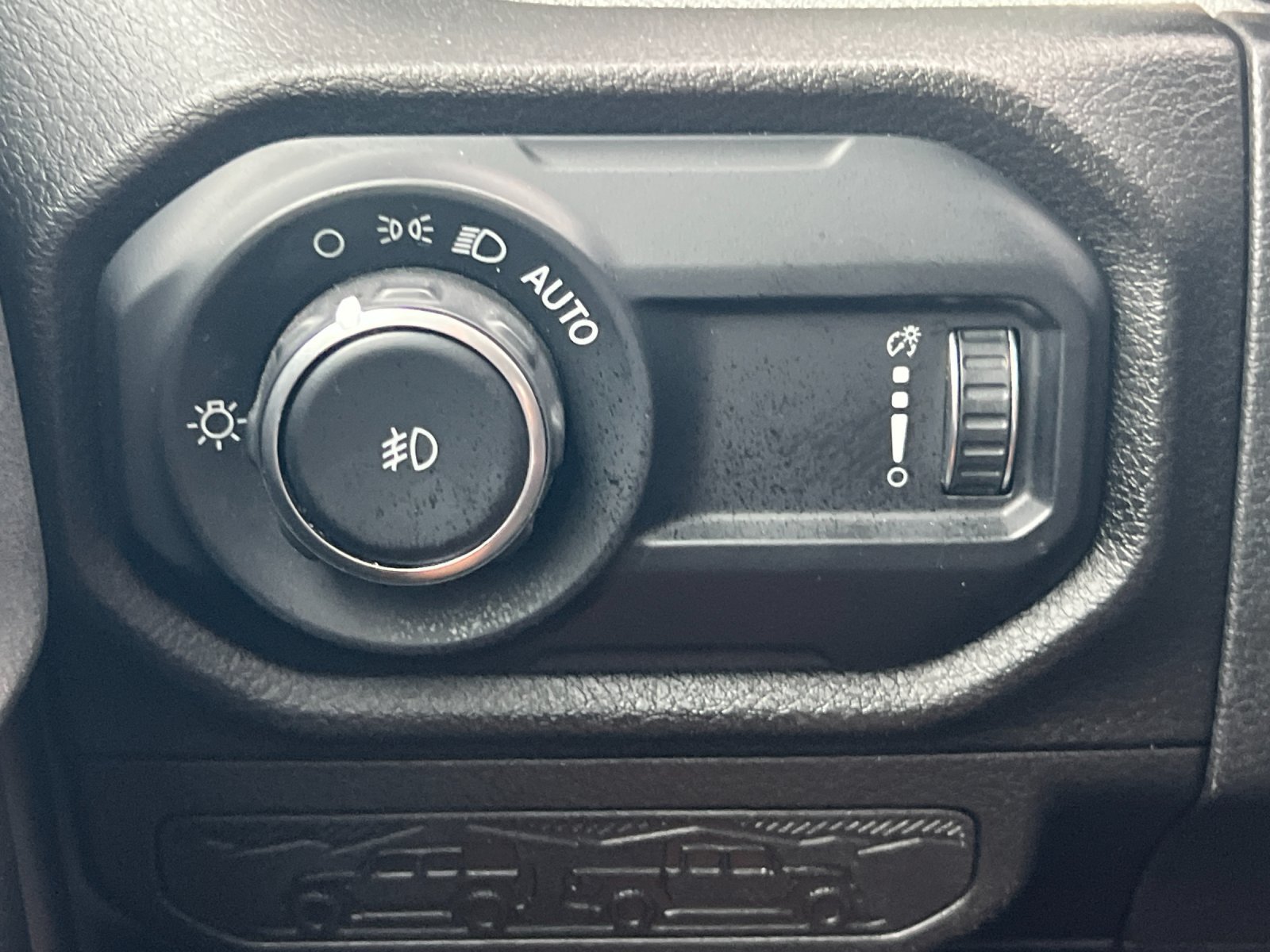 Used 2025 Jeep Wrangler Unlimited Sport AWD/4WD image 32