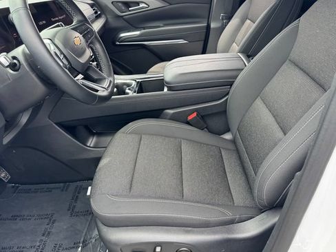 Certified 2026 Chevrolet Traverse LT FWD image 15