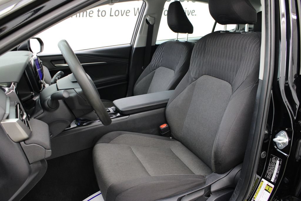 Used 2025 Toyota Camry LE FWD image 14