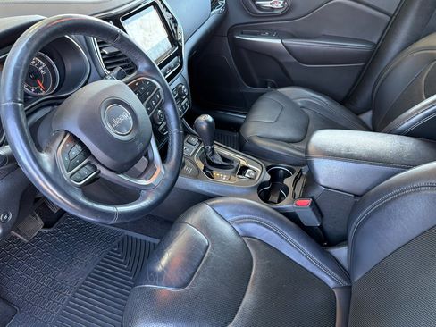 Used 2019 Jeep Cherokee Limited w/ Luxury Group AWD/4WD image 9