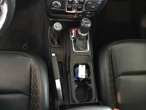 Used 2021 Jeep Wrangler Unlimited Sahara image 36