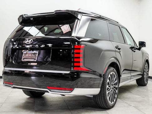 Used 2026 Hyundai Palisade Calligraphy FWD image 12