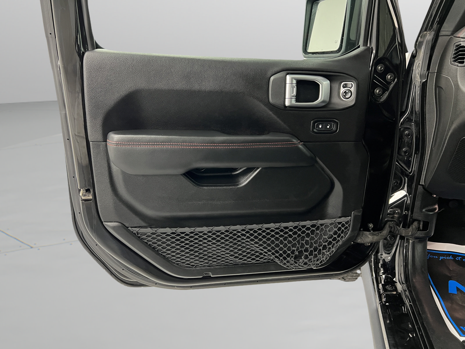 Used 2020 Jeep Gladiator Rubicon AWD/4WD image 16