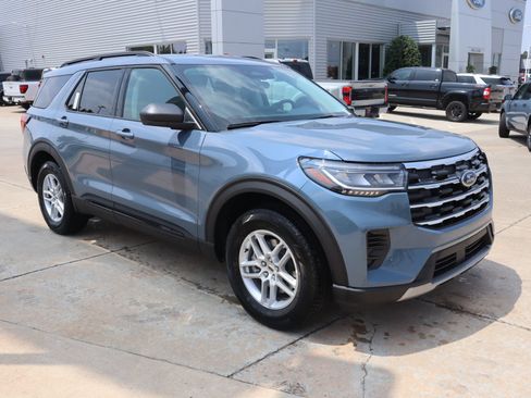 New 2026 Ford Explorer Active RWD image 1