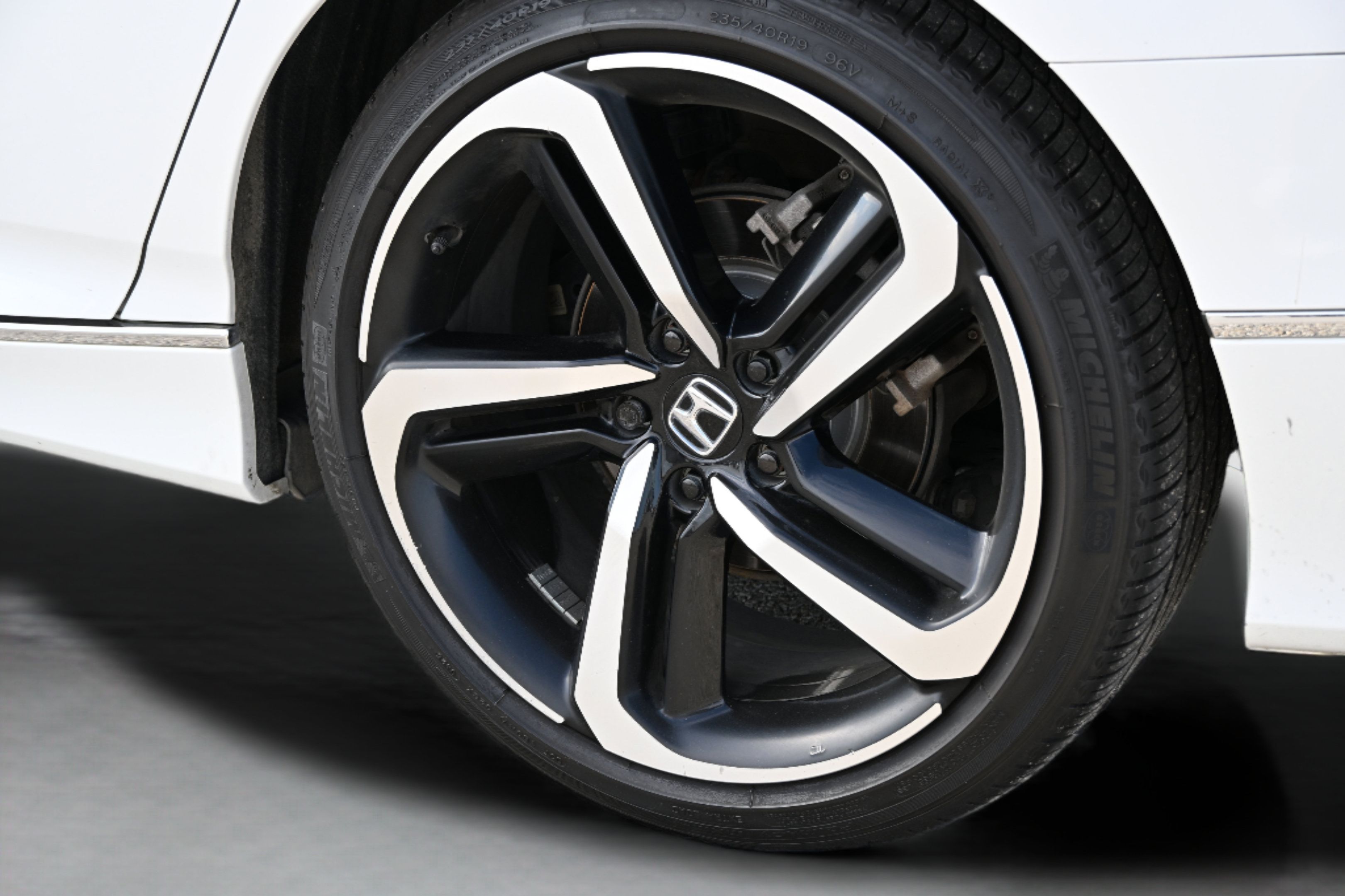 Used 2019 Honda Accord EX image 35