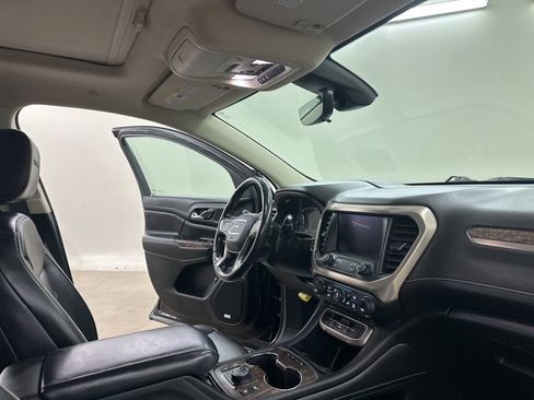 Used 2020 GMC Acadia Denali w/ Denali Ultimate Package image 18