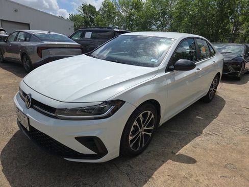 Used 2025 Volkswagen Jetta Sport image 1