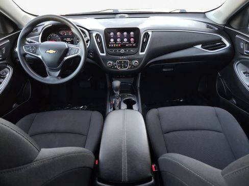 Used 2024 Chevrolet Malibu LT image 3