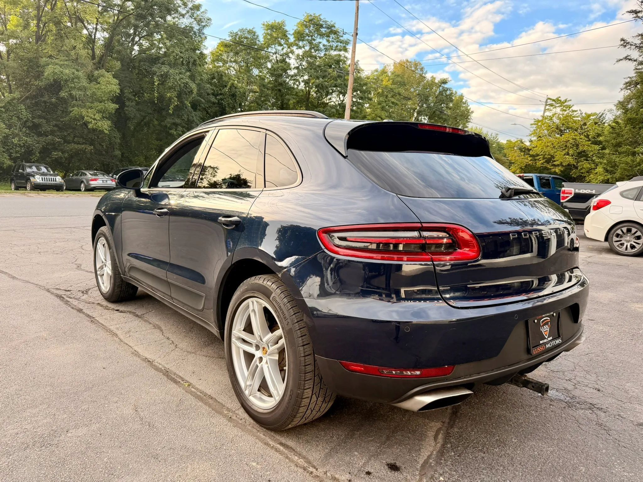 Used 2018 Porsche Macan Sport Edition AWD/4WD image 4