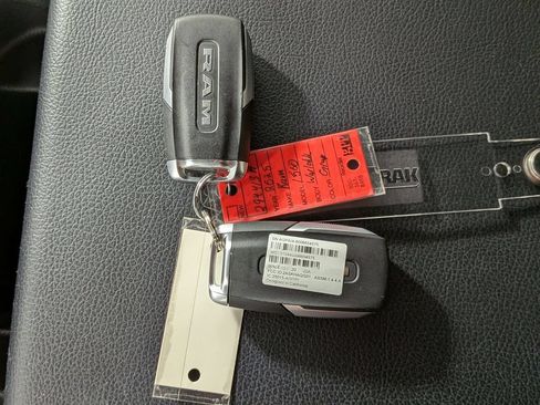 Used 2025 RAM 1500 Warlock AWD/4WD image 30