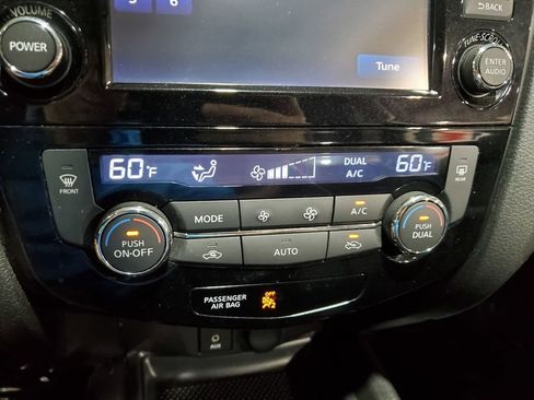Used 2016 Nissan Rogue SL w/ SL Premium Package FWD image 34