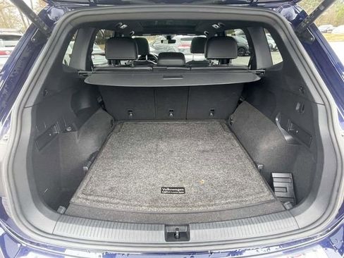 Used 2022 Volkswagen Tiguan SEL R-Line image 11