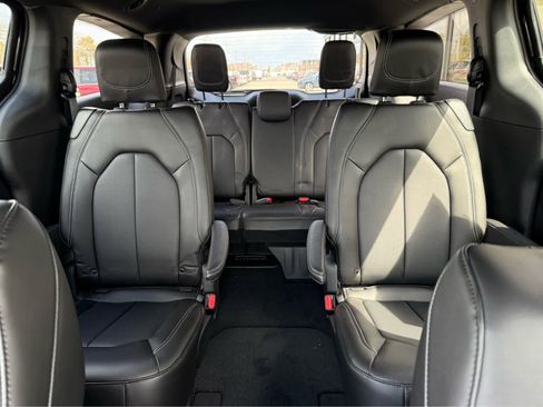 New 2026 Chrysler Voyager LX image 29