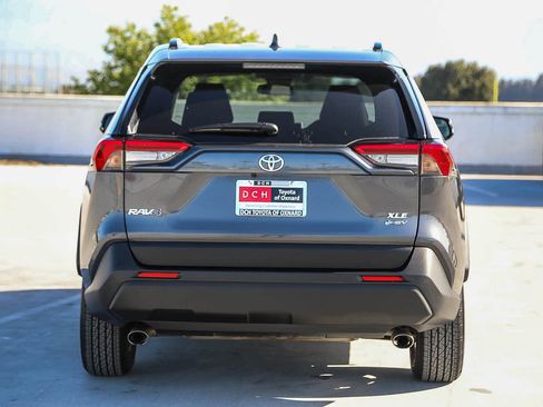 Used 2025 Toyota RAV4 XLE AWD/4WD image 5