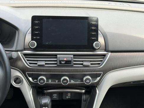 Used 2018 Honda Accord EX-L image 16