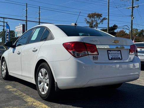 Used 2016 Chevrolet Cruze LS image 6