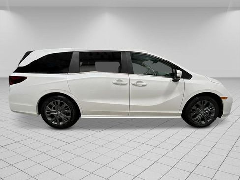New 2026 Honda Odyssey Touring image 8