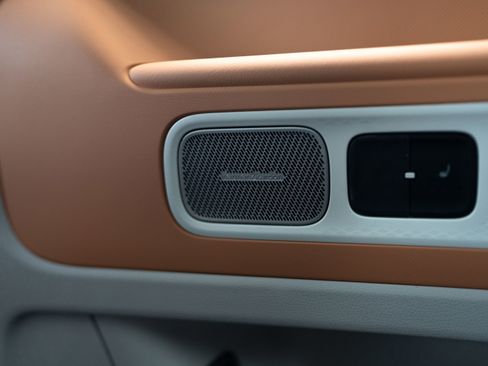 New 2025 Volkswagen ID. Buzz Pro S Plus image 32