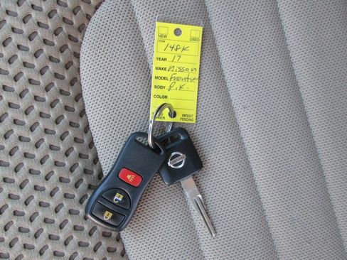 Used 2017 Nissan Frontier SV image 19