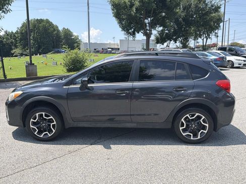 Used 2017 Subaru Crosstrek 2.0i Premium w/ Popular Package #2 AWD/4WD image 4