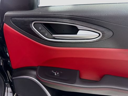 Used 2019 Alfa Romeo Giulia w/ Quick Order Package 22K Sport image 31