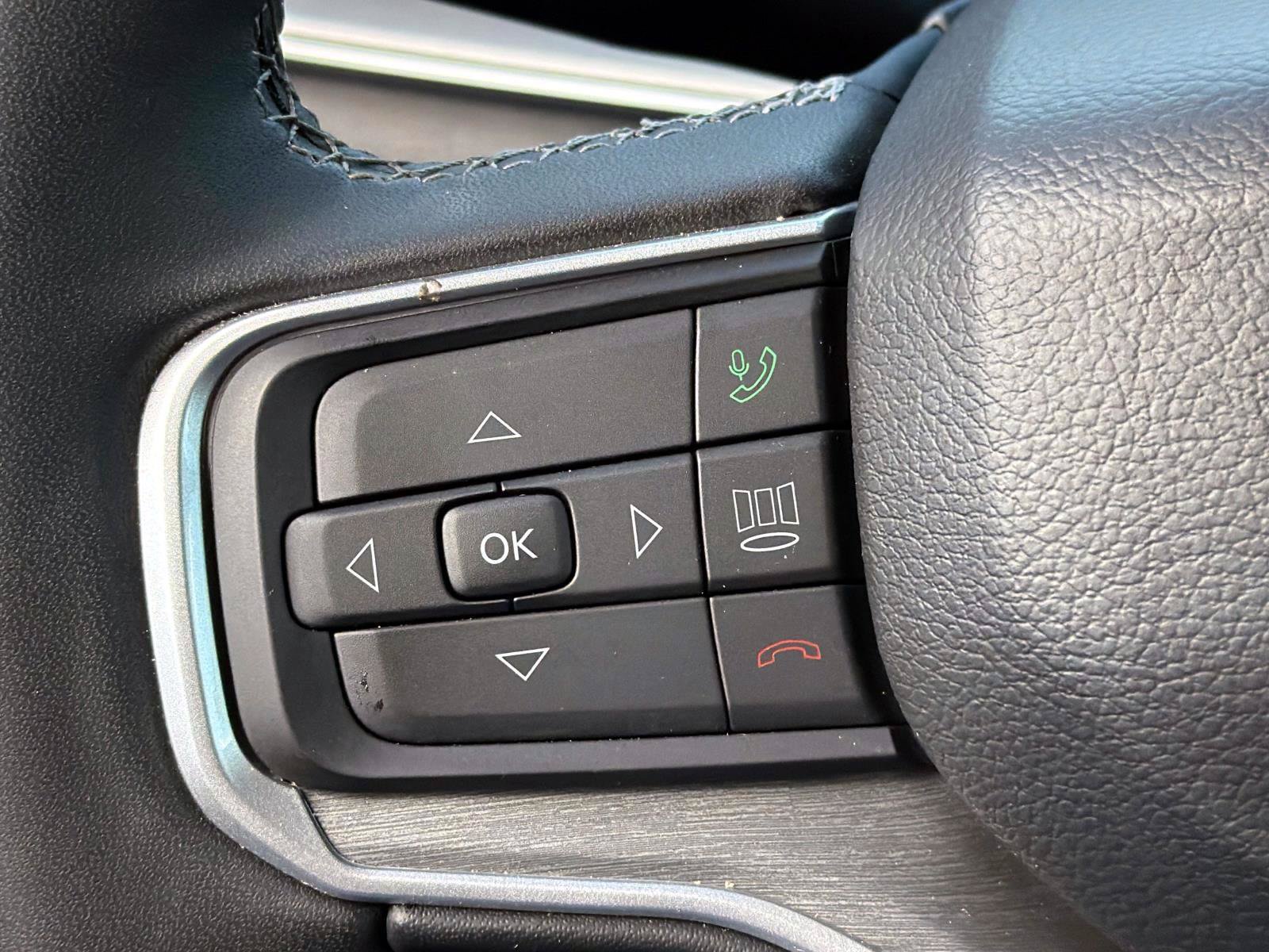 Used 2025 Jeep Wagoneer 4WD image 16