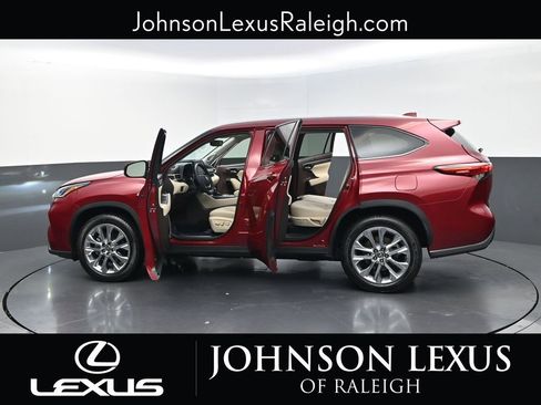 Used 2020 Toyota Highlander Limited FWD image 37