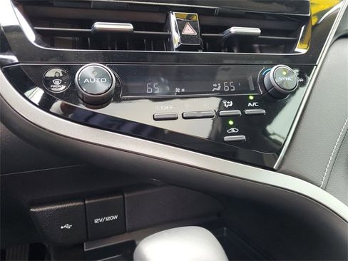 Used 2023 Toyota Camry XSE image 28