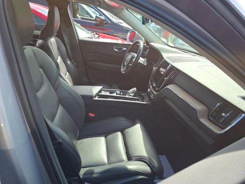 Used 2023 Volvo XC60 B6 Ultimate image 9