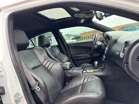 Used 2019 Dodge Charger SRT Hellcat w/ Navigation & Travel Group image 18