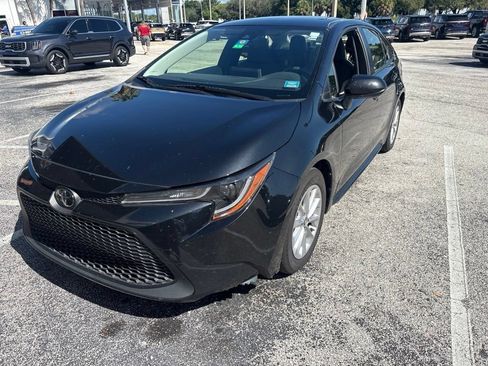 Used 2021 Toyota Corolla LE w/ LE Convenience Package FWD image 3