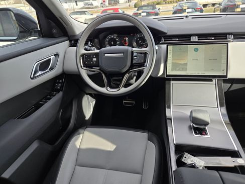 Used 2025 Land Rover Range Rover Velar Dynamic SE image 13