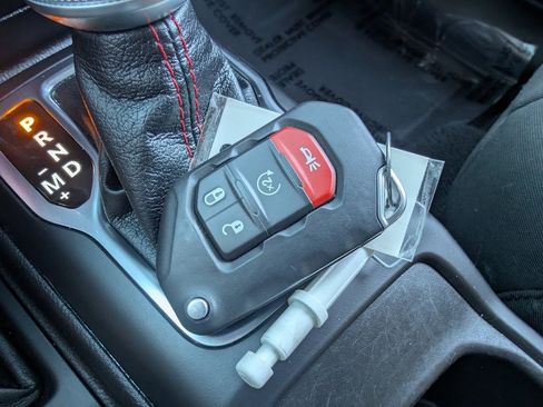 Used 2021 Jeep Wrangler Unlimited Rubicon w/ Xtreme Recon 35" Tire Package image 19