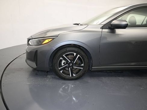 Used 2024 Nissan Sentra SV FWD image 9