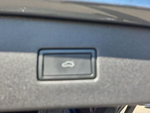 Certified 2023 Volkswagen Tiguan SE R-Line image 14