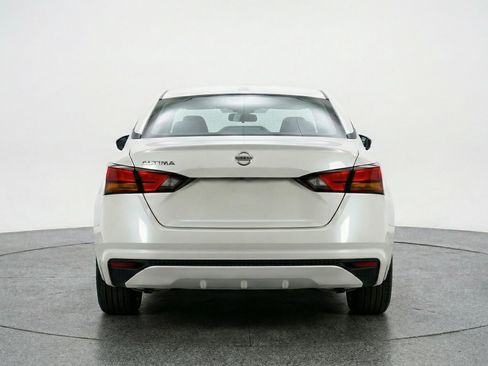 Used 2025 Nissan Altima 2.5 SR image 7