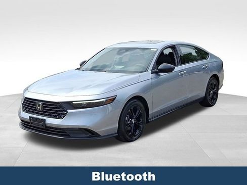 Used 2025 Honda Accord SE image 4