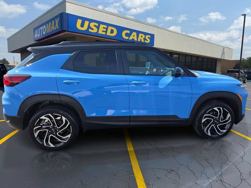Used 2024 Chevrolet TrailBlazer RS w/ Driver Confidence Package AWD/4WD image 2