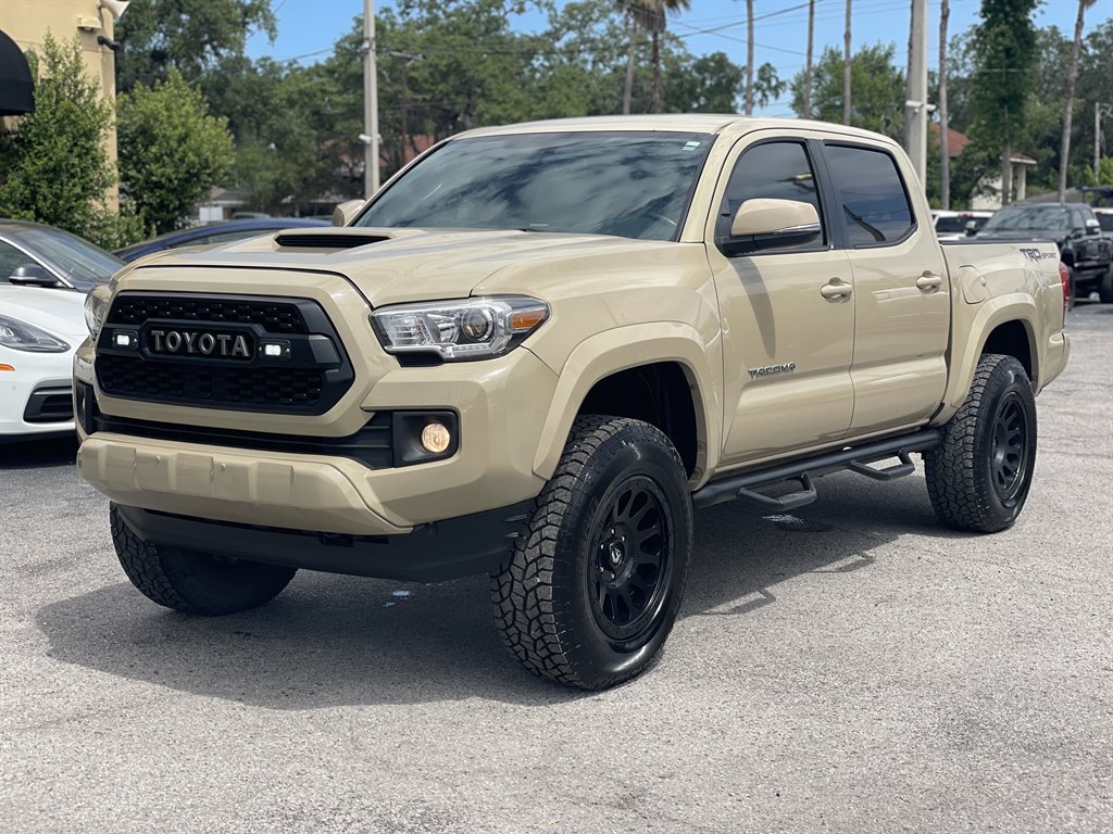 Used 2017 Toyota Tacoma TRD Sport w/ Tow Package RWD image 16