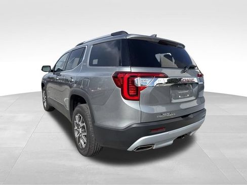 Used 2023 GMC Acadia SLT FWD image 9