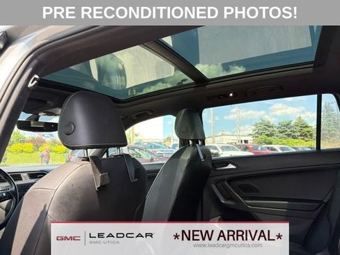 Used 2021 Volkswagen Tiguan SE R-Line AWD/4WD image 19