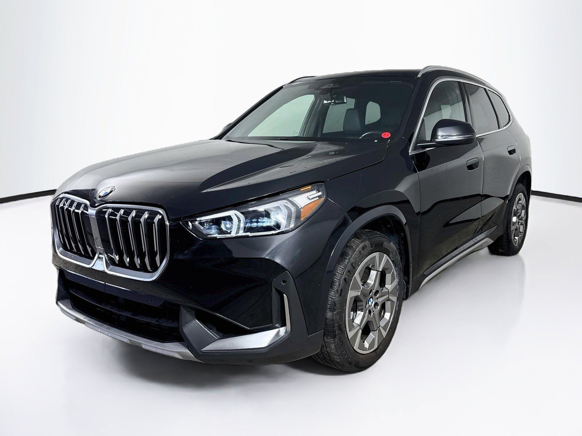 Used 2025 BMW X1 xDrive28i AWD/4WD image 4