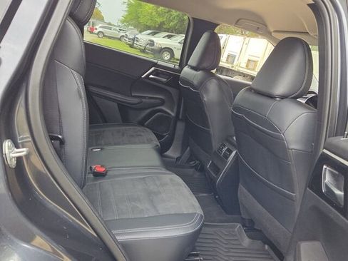 Used 2024 Mitsubishi Outlander Ralliart AWD/4WD image 12