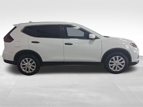 Used 2019 Nissan Rogue S AWD/4WD image 4