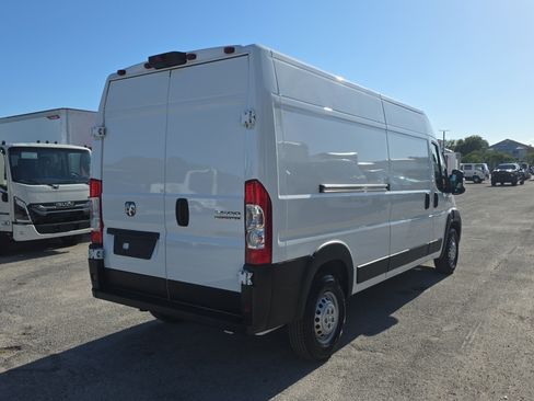 Used 2025 RAM ProMaster 2500 w/ Convenience Group FWD image 7