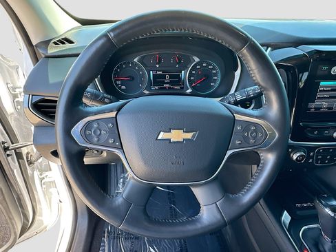 Used 2018 Chevrolet Traverse Premier w/ Driver Confidence II Package FWD image 10