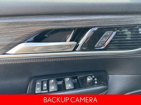 Used 2023 Jeep Wagoneer L Series II image 12