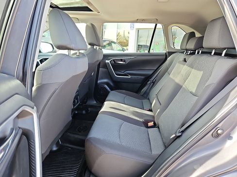 Used 2022 Toyota RAV4 XLE image 9
