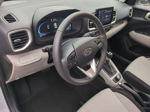 Certified 2025 Hyundai Venue SEL FWD image 7