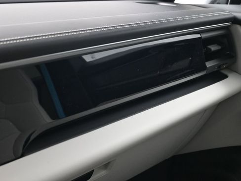 New 2026 Porsche Macan 4 Electric image 23